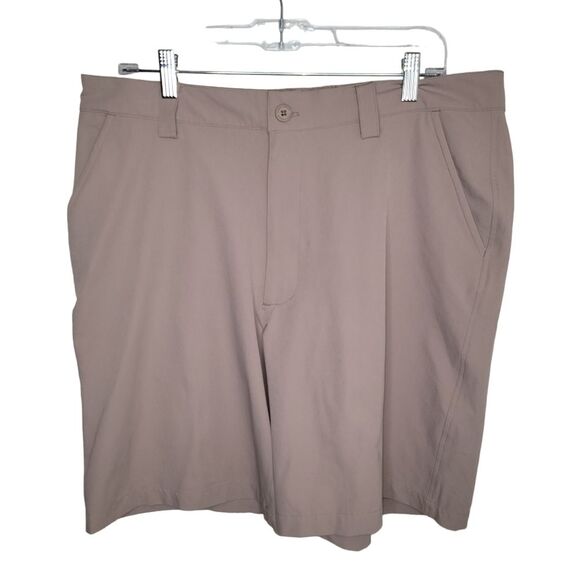 Under Armour Performance khaki golf shorts size 36 - Picture 1 of 6